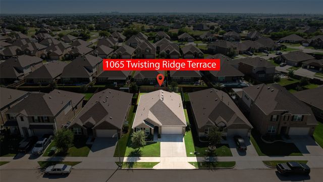 1065 Twisting Ridge Terrace, Fort Worth, TX 76052