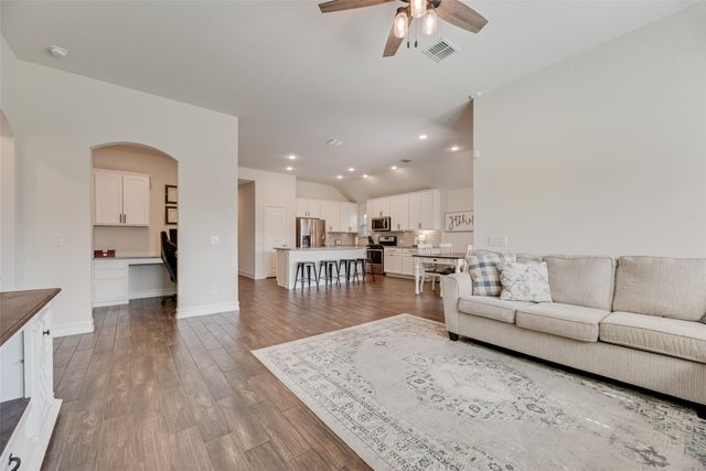 1065 Twisting Ridge Terrace, Fort Worth, TX 76052