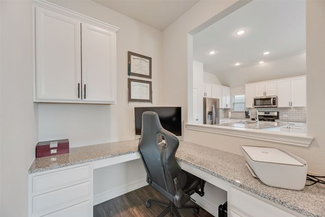 1065 Twisting Ridge Terrace, Fort Worth, TX 76052