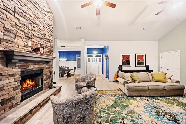 7191 Apples Way, Navarre, FL 32566