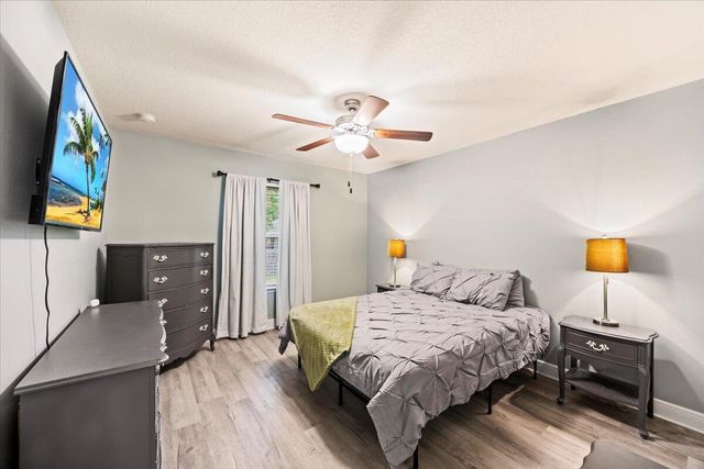 7191 Apples Way, Navarre, FL 32566