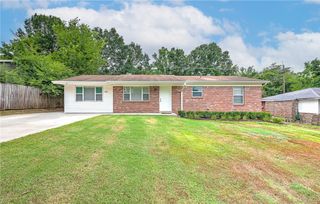 1925 S Custer Lane, Fayetteville, AR 72701