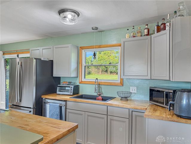 3770 Bosart Road, Springfield, OH 45503