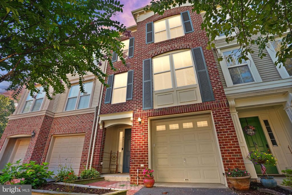 43117 HUNTERS GREEN SQ, Broadlands, VA 20148