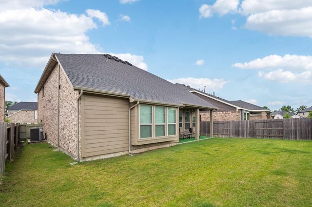 10126 Bayou Oaks Drive, Conroe, TX 77385