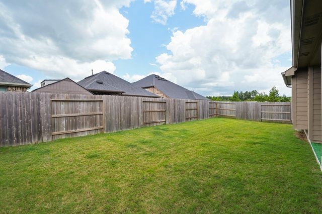10126 Bayou Oaks Drive, Conroe, TX 77385