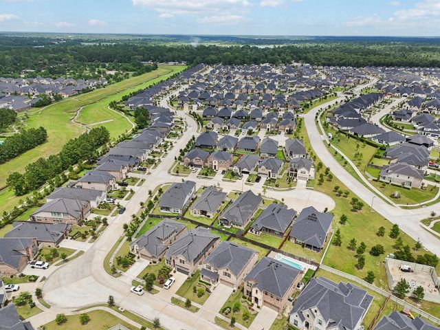 10126 Bayou Oaks Drive, Conroe, TX 77385