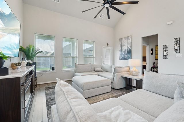 10126 Bayou Oaks Drive, Conroe, TX 77385