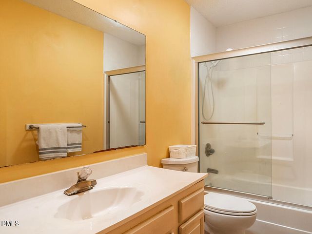 4005 Waldenbrook Court, Greensboro, NC 27407