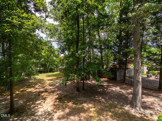 4005 Waldenbrook Court, Greensboro, NC 27407
