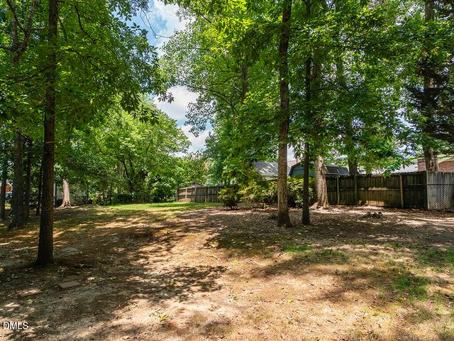 4005 Waldenbrook Court, Greensboro, NC 27407