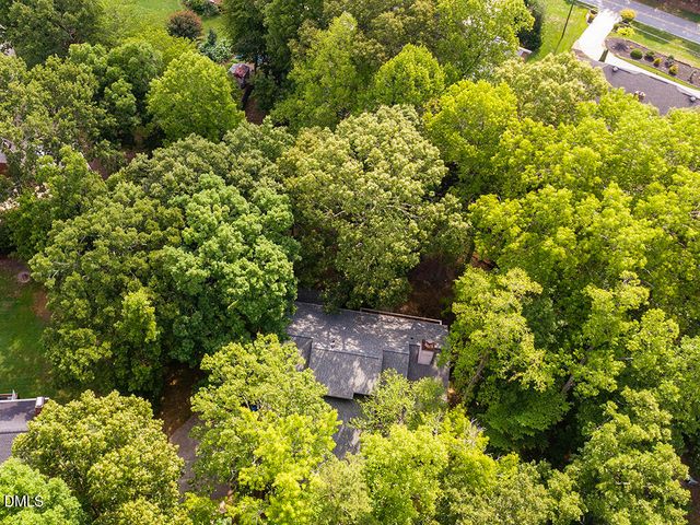 4005 Waldenbrook Court, Greensboro, NC 27407