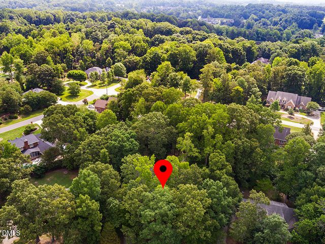 4005 Waldenbrook Court, Greensboro, NC 27407