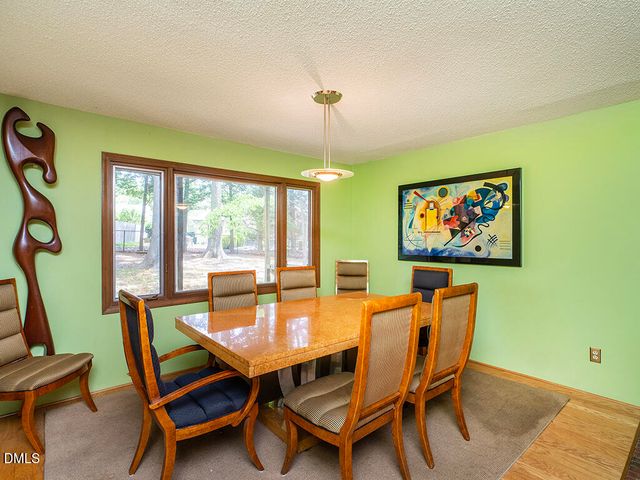 4005 Waldenbrook Court, Greensboro, NC 27407