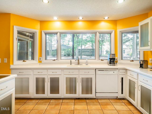 4005 Waldenbrook Court, Greensboro, NC 27407