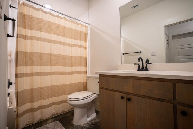 2608 La Cala Drive O, Grand Prairie, TX 75054