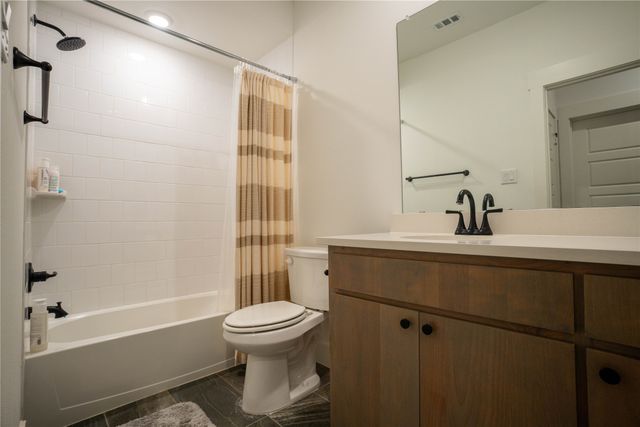 2608 La Cala Drive O, Grand Prairie, TX 75054