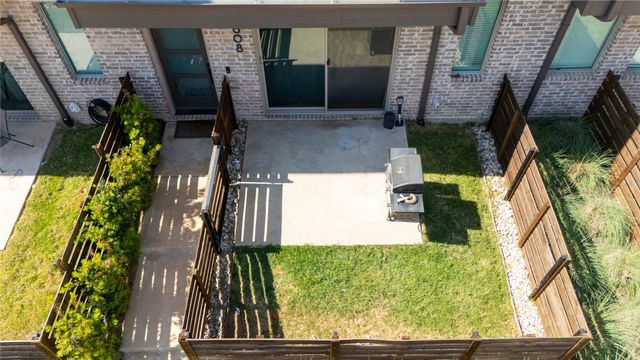 2608 La Cala Drive O, Grand Prairie, TX 75054