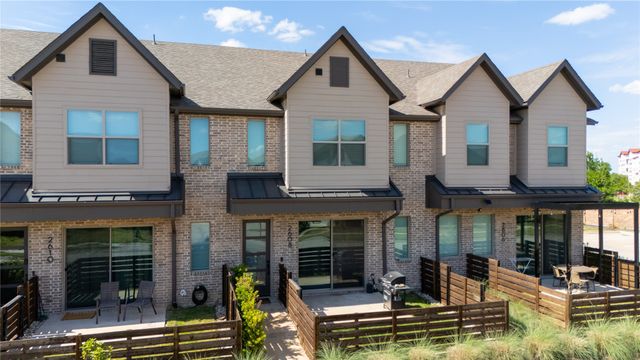2608 La Cala Drive O, Grand Prairie, TX 75054