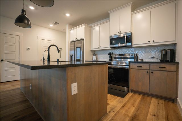 2608 La Cala Drive O, Grand Prairie, TX 75054