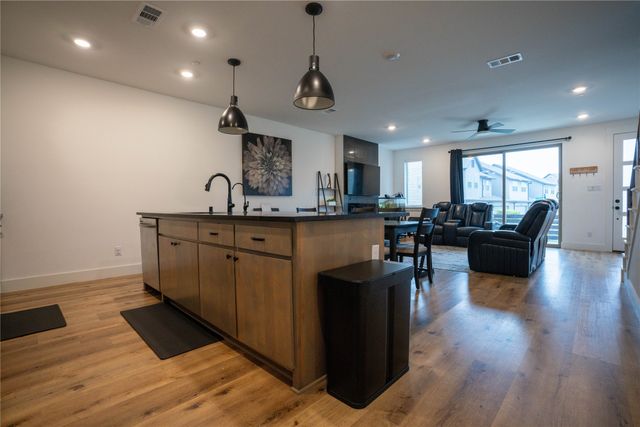 2608 La Cala Drive O, Grand Prairie, TX 75054