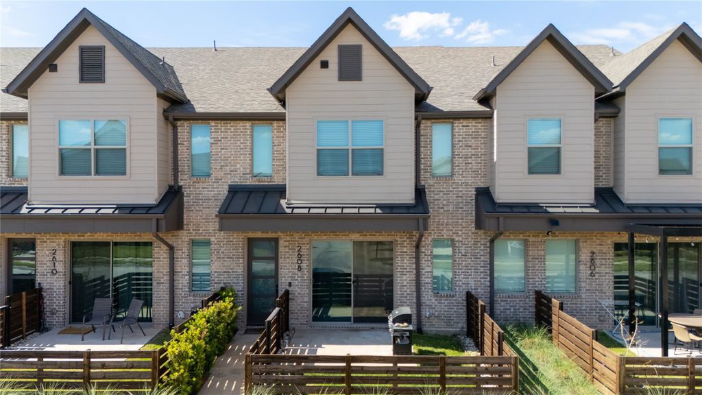 2608 La Cala Drive O, Grand Prairie, TX 75054