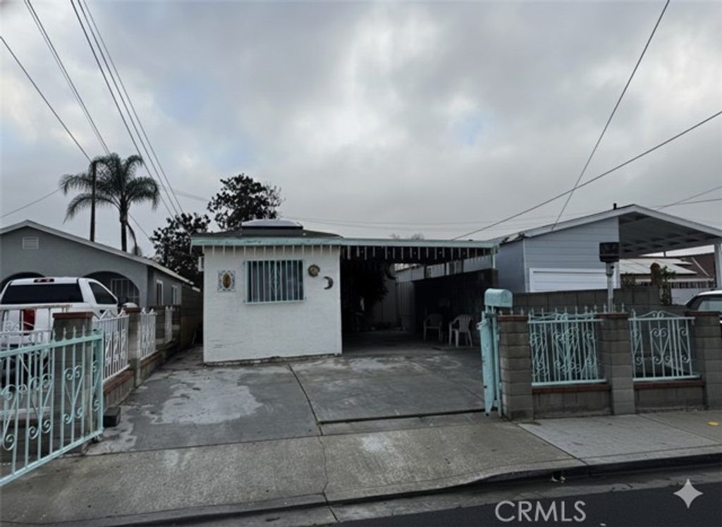 8217 Howe, Paramount, CA 90723