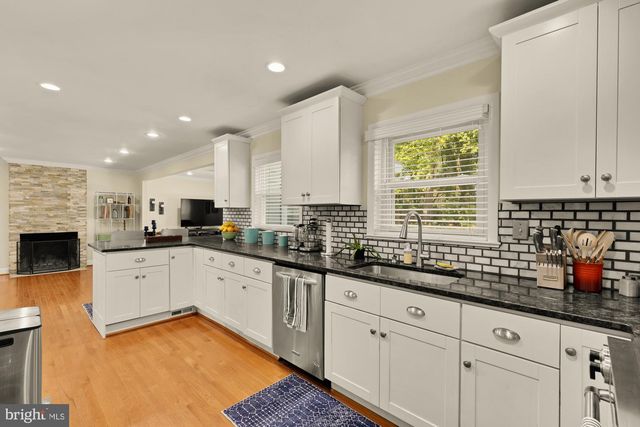 14813 CLAVEL ST, Rockville, MD 20853