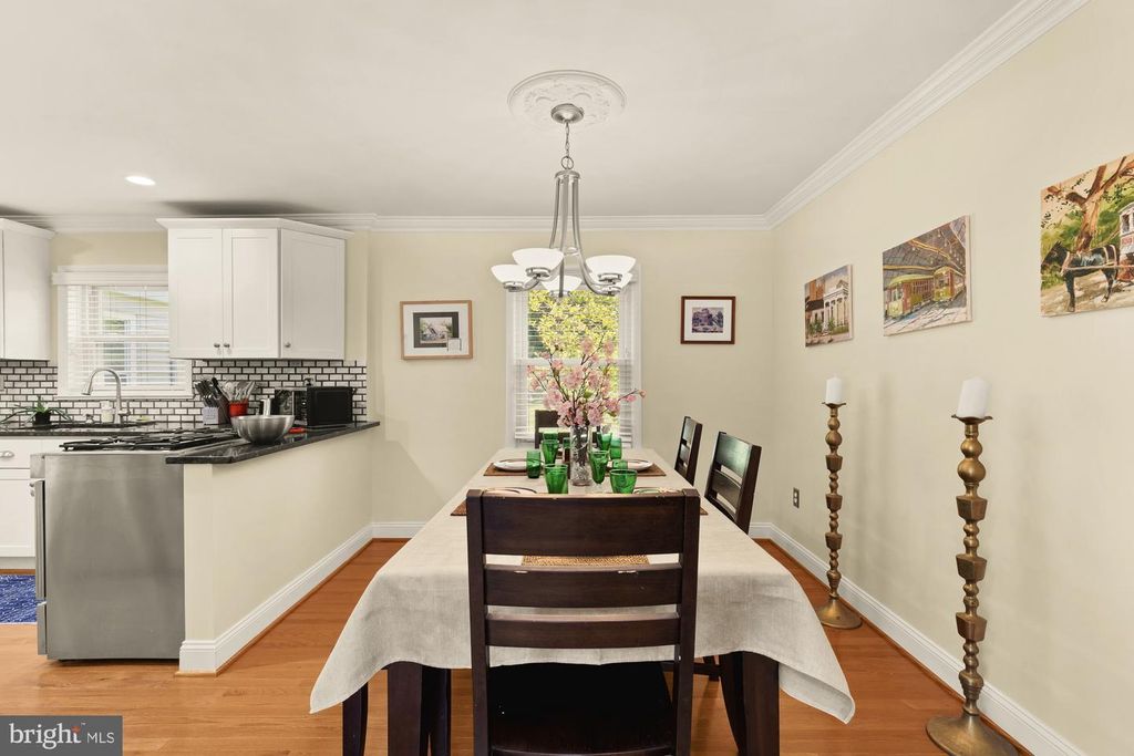 Image 16 of property listing at 14813 CLAVEL ST, Rockville, MD 20853