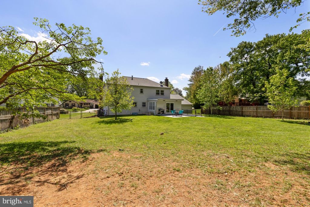 Image 68 of property listing at 14813 CLAVEL ST, Rockville, MD 20853