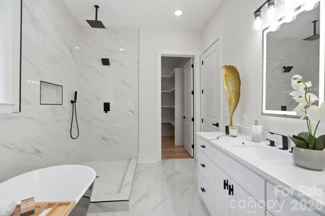 1106 Brookhurst Drive, Charlotte, NC 28205