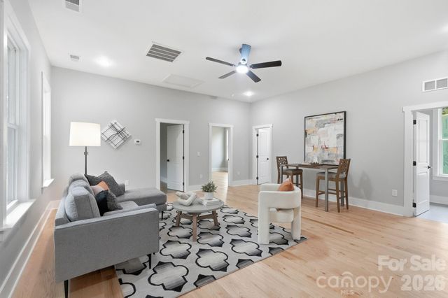 1106 Brookhurst Drive, Charlotte, NC 28205