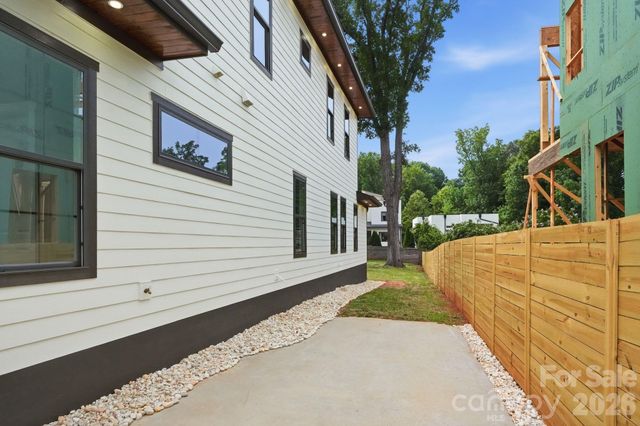 1106 Brookhurst Drive, Charlotte, NC 28205