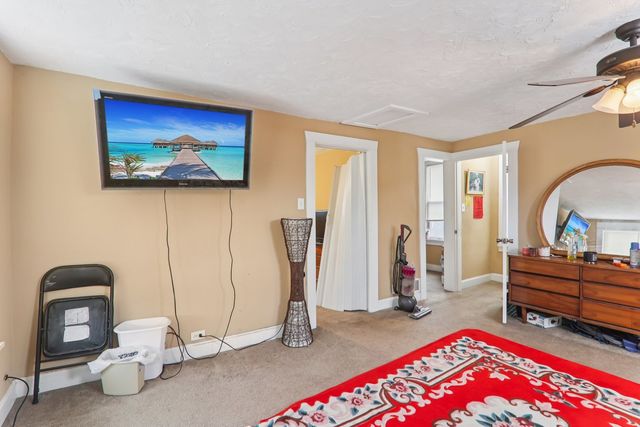 262 S WESTON Avenue, Elgin, IL 60123