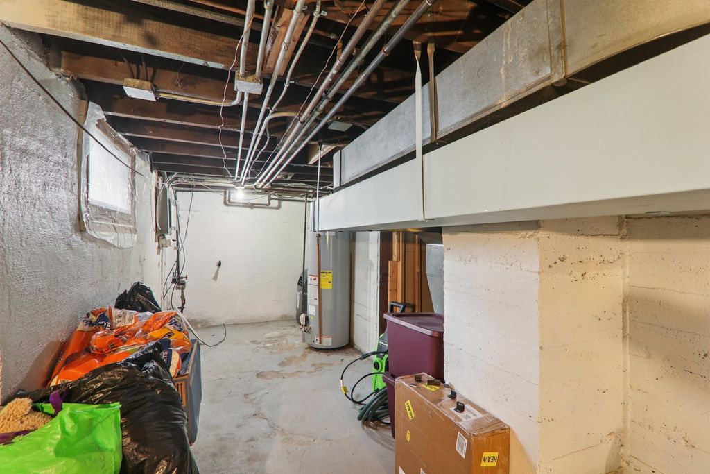 Image 23 of property listing at 262 S WESTON Avenue, Elgin, IL 60123
