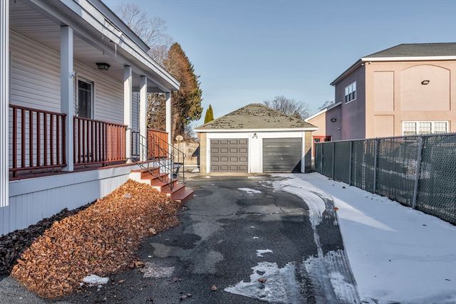 70-72 Maple Avenue 3, North Andover, MA 01845