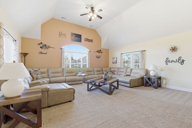 1560 Stokley Ln, Old Hickory, TN 37138