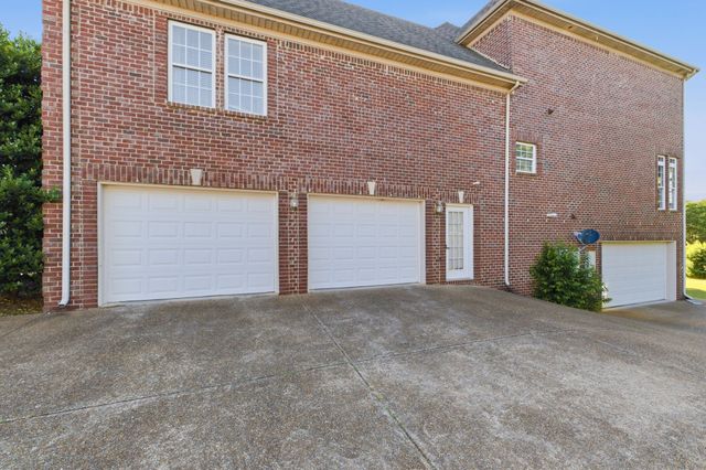 1560 Stokley Ln, Old Hickory, TN 37138