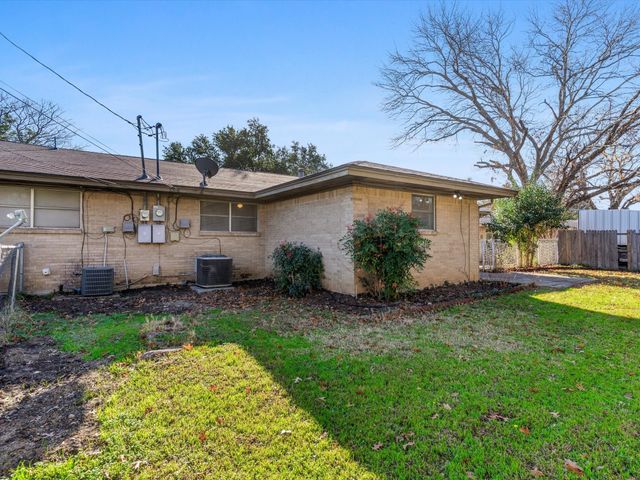4806 South Drive, Fort Worth, TX 76132