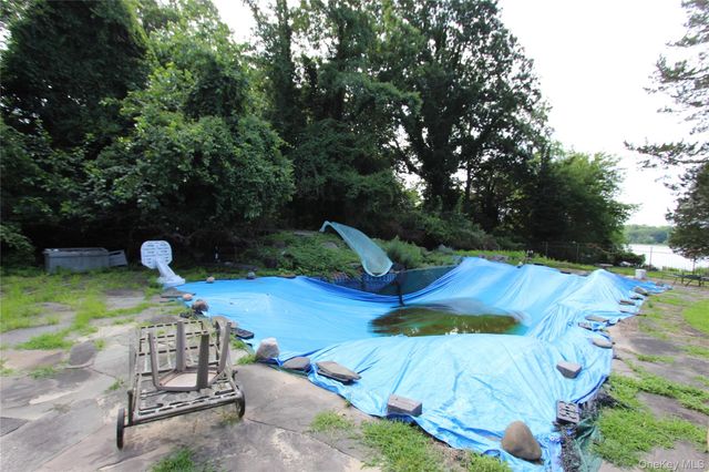 59 Dyke Road, East Setauket, NY 11733