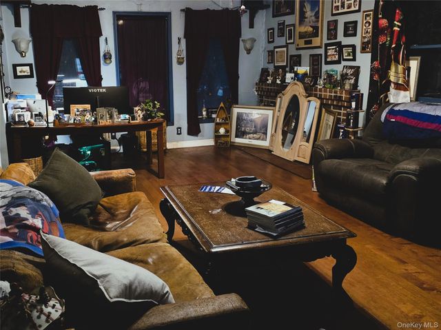 59 Dyke Road, East Setauket, NY 11733