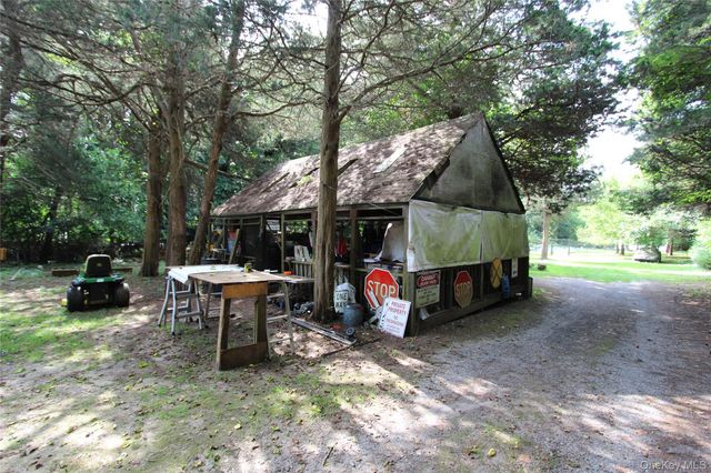 59 Dyke Road, East Setauket, NY 11733