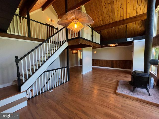 19955 YOUNGS CLIFF RD, Sterling, VA 20165