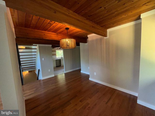 19955 YOUNGS CLIFF RD, Sterling, VA 20165