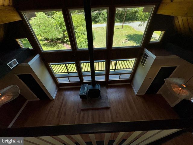 19955 YOUNGS CLIFF RD, Sterling, VA 20165