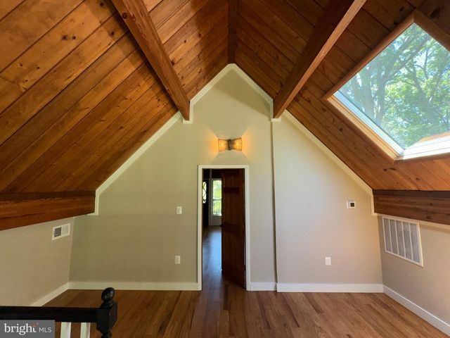 19955 YOUNGS CLIFF RD, Sterling, VA 20165