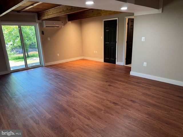 19955 YOUNGS CLIFF RD, Sterling, VA 20165