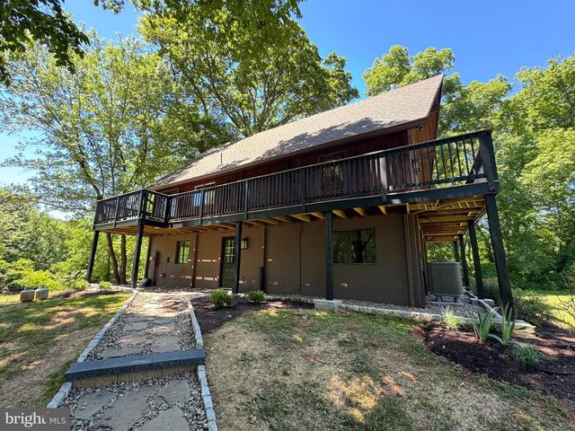 19955 YOUNGS CLIFF RD, Sterling, VA 20165