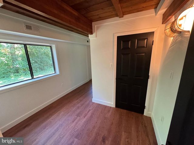 19955 YOUNGS CLIFF RD, Sterling, VA 20165
