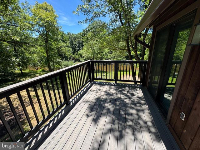 19955 YOUNGS CLIFF RD, Sterling, VA 20165
